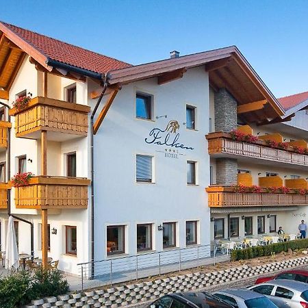 Hotel Falken ファルツェス エクステリア 写真